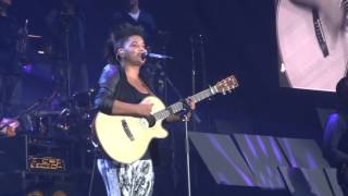 Julia van der Toorn - Empire State Of Mind ( Alicia Keys cover ) @ Sportpaleis