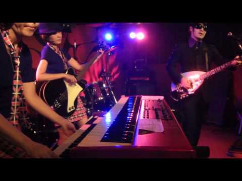 Blow Up - Les Cappuccino