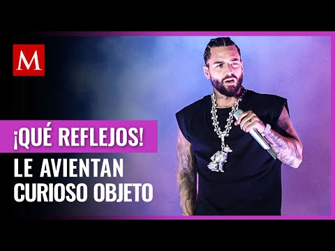Le avientan una muleta a Maluma en pleno concierto; su reacción sorprende a los asistentes
