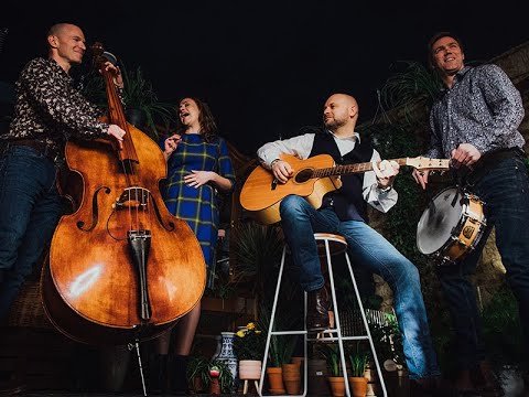 The Roamantics | Acoustic Roaming Band | Live Entertainment UK | Weddings, Events & Parties