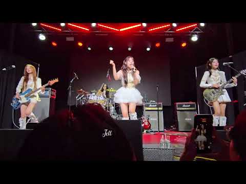 T.B.H - QWER Rockation 2025 Houston [251112]