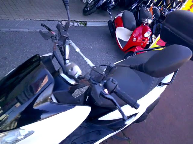 NO.5735　マジェスティ１５５Ｓ　水冷４サイクル１５５ｃｃ　フューエルインジェクション車　リヤボックス付き　ホワイト　☆彡 マジェスティS/ヤマハ 水冷4サイクル155cc フューエルインジェクション