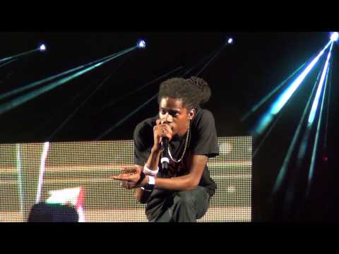 Skinny Banton - Freestyle & 'Soak It Good" - Call Back on Stage at Preeday 2014