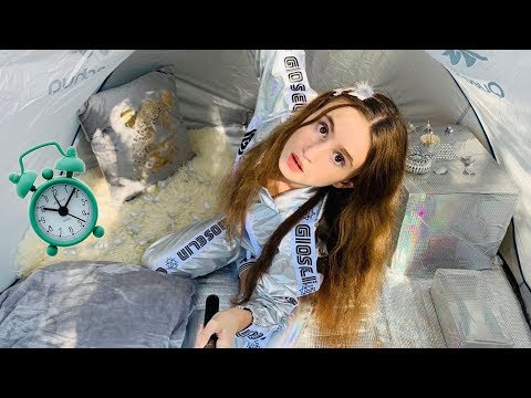 24 ORE NELLA CASETTA D'ARGENTO 🍙 ,E' SUCCESSO QUALCOSA..😱- by Charlotte M.