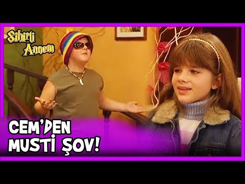 Cem, Tuğçe'ye Mustafa Sandal Taklidi Yapıyor! - Sihirli Annem 33.Bölüm