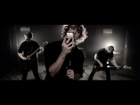 Roanok - Ashes [Official Music Video]