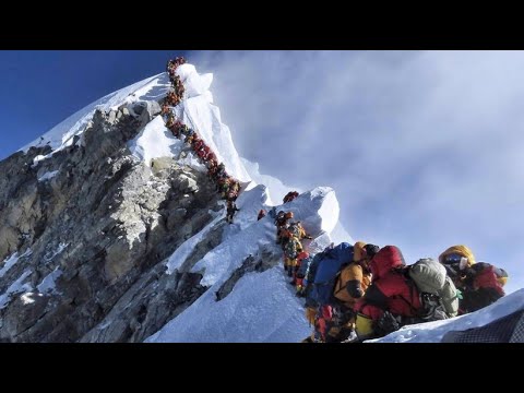 Already eleven dead: Dangerous rush on Mount Everest