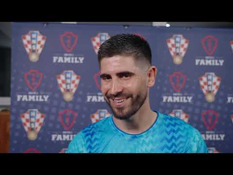 Martin Erlić, Mario Pašalić i Zlatko Dalić nakon pobjede nad Slovenijom