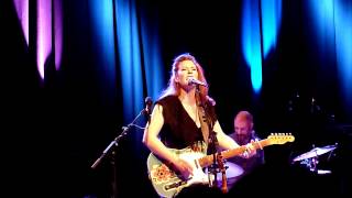Kathleen Edwards, Asking for flowers