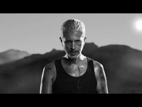 Angel Face - Oscar and the Wolf