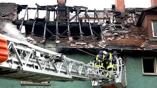 preview picture of video 'Wohnhausbrand in Wetzlar-Dahlheim: Gebäude unbewohnbar (Hessen)'