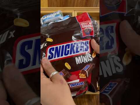 Asmr  box of snickers #snickers #choclate #shorts #satisfyingsounds #bounty #viralasmr