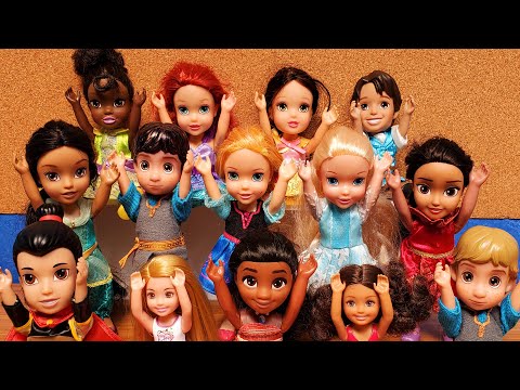 Last day of school ! Elsa and Anna toddlers - Barbie is the teacher