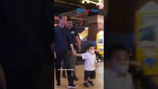 Momen Gemas Jokowi Momong Cucu, Nahyan Tarik Tangan Kakek Tunjuk Semua Permainan