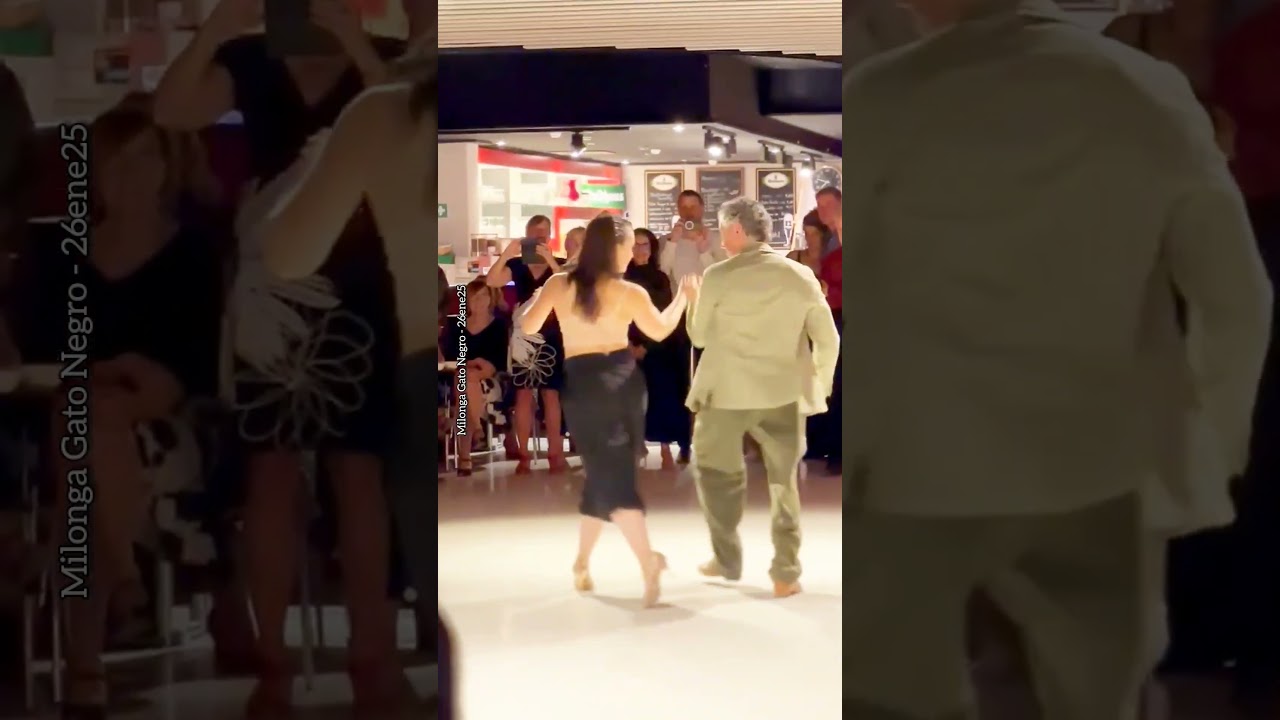 Video thumbnail for Lorena Mosele y Rafael Mendaro. El vals es azul (Adolfo Beron) Milonga Gato Negro. Alemania 26ene25