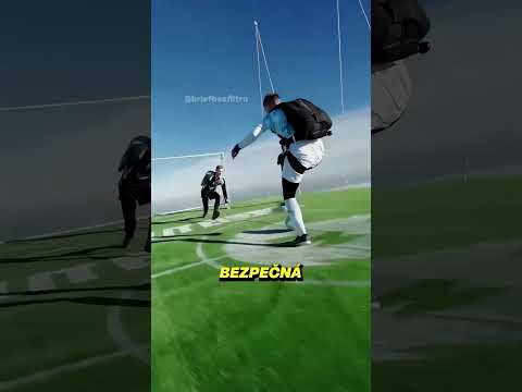 Fotbalový zápas v oblacích ⚽☁️
