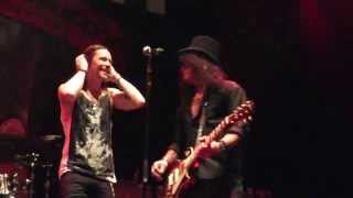 Slash ft. Myles Kennedy &amp; the Conspirators - &quot;Dirty girl&quot; World premiere live in Osaka, Japan