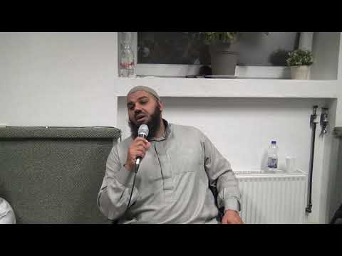 Darf man bei einem Bewerbungs-/Vorstellungsgespräch einer Chefin die Hand geben?