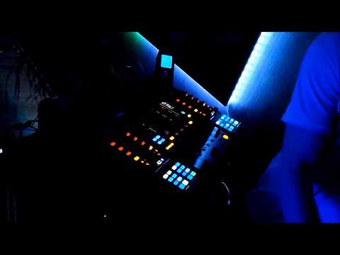 Chillig Minimal-Techno mix by Monoton