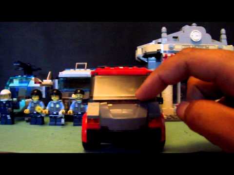LEGO City Museum Break In 60008 build and review