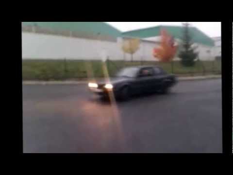 BMW E30 Drifting (By Car's&Tuning Club Praha-V)