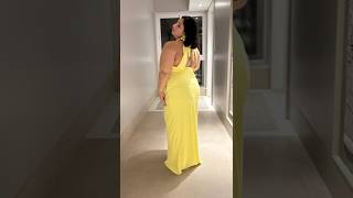 Download lagu Sexy & Sassy: When Fashion & Curves meet #trending #plussize #curvy #ootd #grwm #weekendvibes #viral mp3
