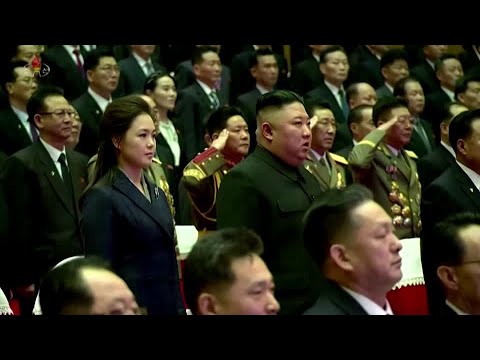 金正恩氏の妻が1年ぶりに公の場に姿を現す (Kim Jong Un's wife appears in public after a year)