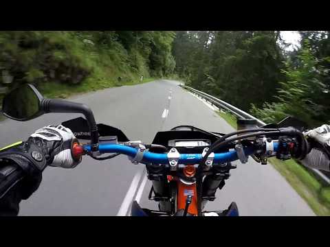 Supermoto Ktm am Wurzenpass