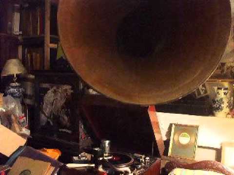 "The Doll Dance " Played by Lou Gold & His Orch Harmony 415