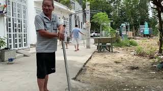 Máy xúc đánh nhau với 🐍