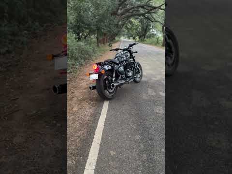 Shotgun 650 idle sound with rhino racing exhaust #bear650 #650 #bobber #gt650 #harleydavidson #red
