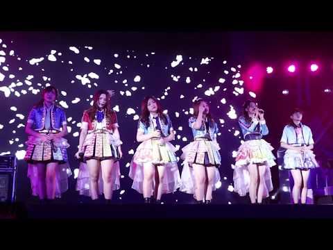 [Fancam] 181214 - Mata Anata no Koto Kangaeteta at The Festival of Light Paragon 2018 (BNK48)