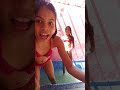 Rotina De Um Domingo Na Piscina