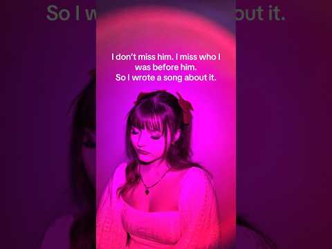 Pomozte Denie stát se zpěvačkou.