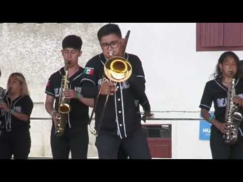 Podium Musical   Renniw Brass Band (02)