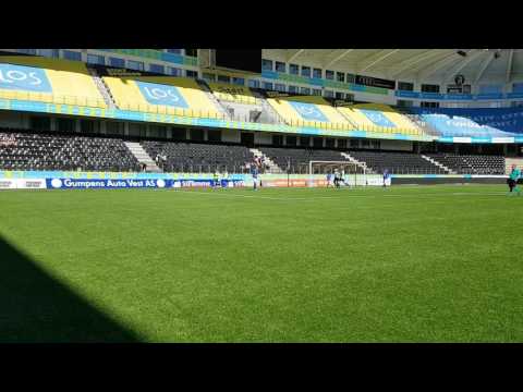 Julian Magnus Eriksen Eide scorer mål - Sør Arena