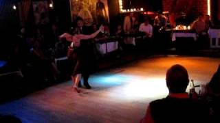 Frank Obregón y Jenny Gil en Chile, milonga