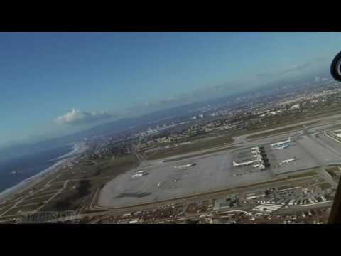 Pilotseye.tv - Lufthansa 747-400 -  Departure from KLAX [English Subtitles]