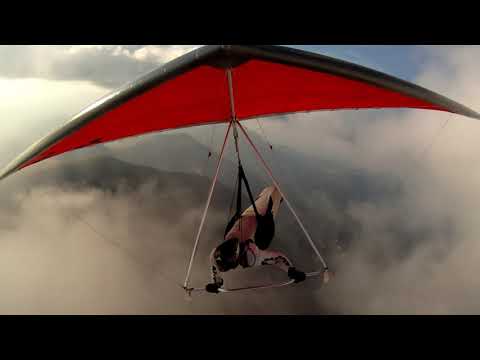 A perfect day - Hang gliding aerobatic in Monte Cucco (Italy)