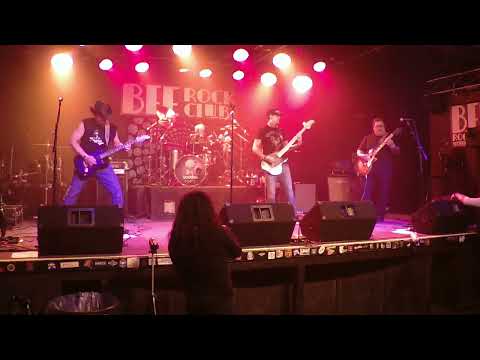 Voodoo Punch Performs Holy Diver