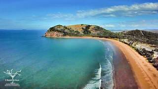 preview picture of video 'Rosslyn bay beach, Yeppoon, Queensland, Australia.'
