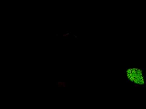 Thiago Pethit & Hélio Flanders - Surabaya Johnny