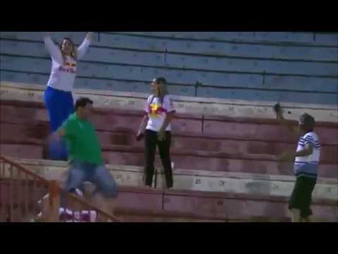 Torcedor do Red Bull Brasil MITOU na comemoração do gol