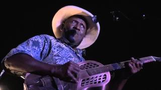 Satisfied and Tickled Too (Mississippi John Hurt) - Taj Mahal - LIVE!! - musicUcansee.com