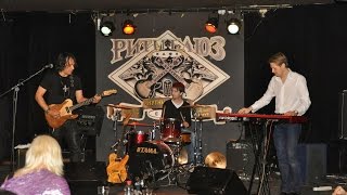 Wolf Mail - The Sky Is Crying