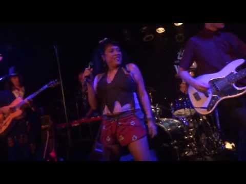 Annabella Lwin "Gold He Said" Viper Room Oct 3, 2013.