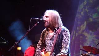 19  You Wreck Me TOM PETTY LIVE Chicago United Center 8-23-2014 BY CLUBDOC