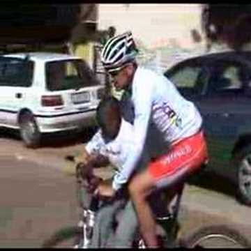 Christoph Sauser riding in Kayamandi township for songo.info