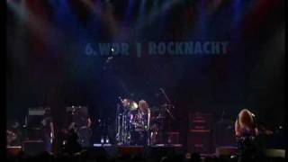 Soundgarden: Gun - song 3 of 8 (April 16, 1990 at Philipshalle. Düsseldorf, Germany)