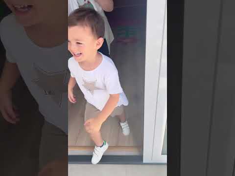 Klea dhe Elgiti me djalin e tyre